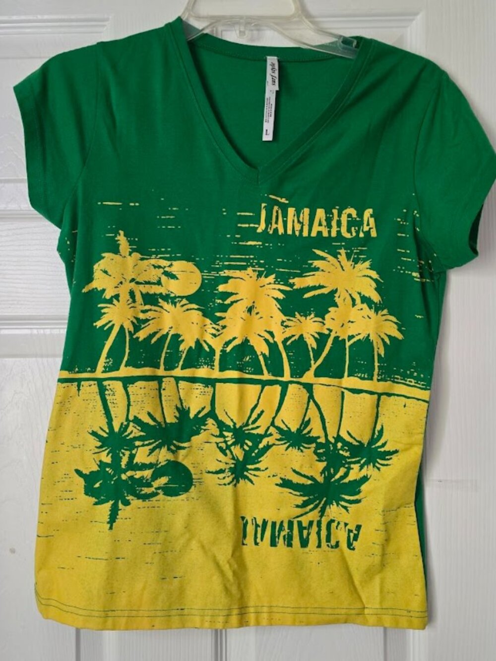 Surf Style Jamaica Palm Tree Graphic V-Neck Tee Kids L NWOT